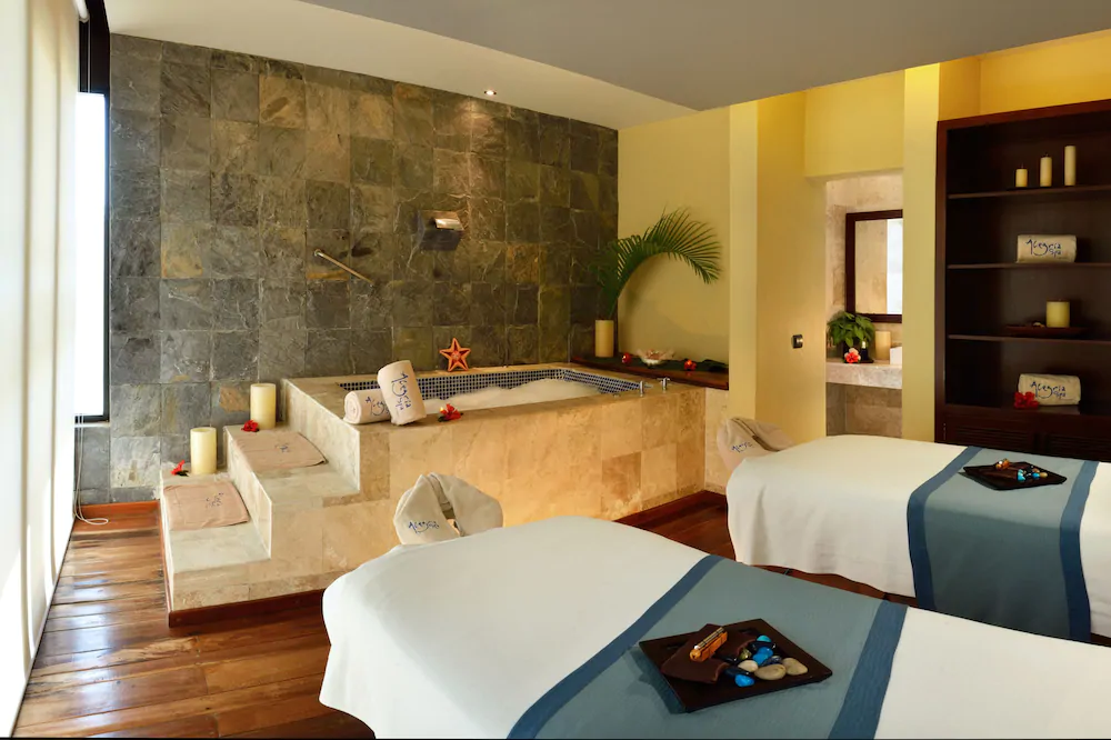 CataloniaRivieraMaya12