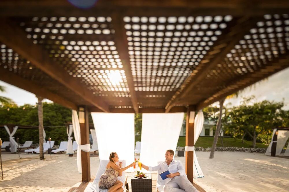 2023 Bluebay Grand Esmeralda 12