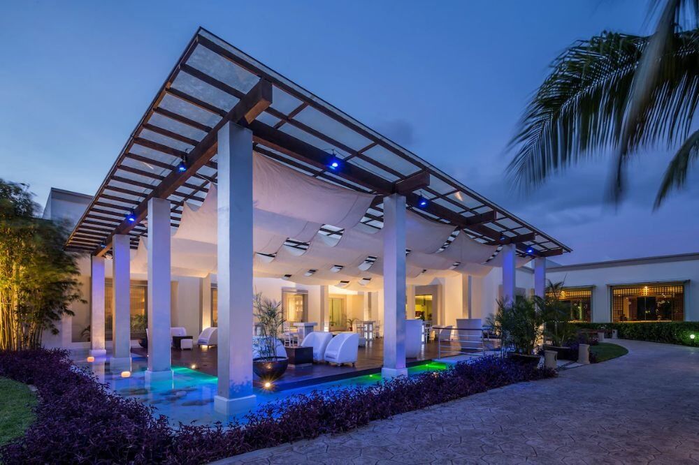 2023 Bluebay Grand Esmeralda 2