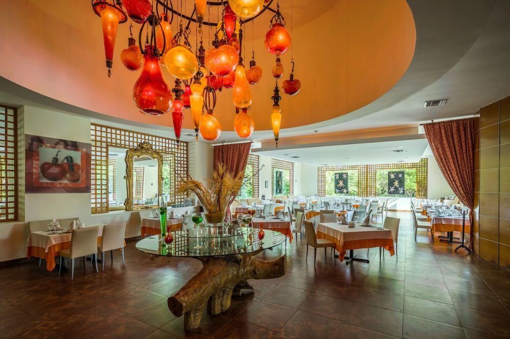 2023 Bluebay Grand Esmeralda 21