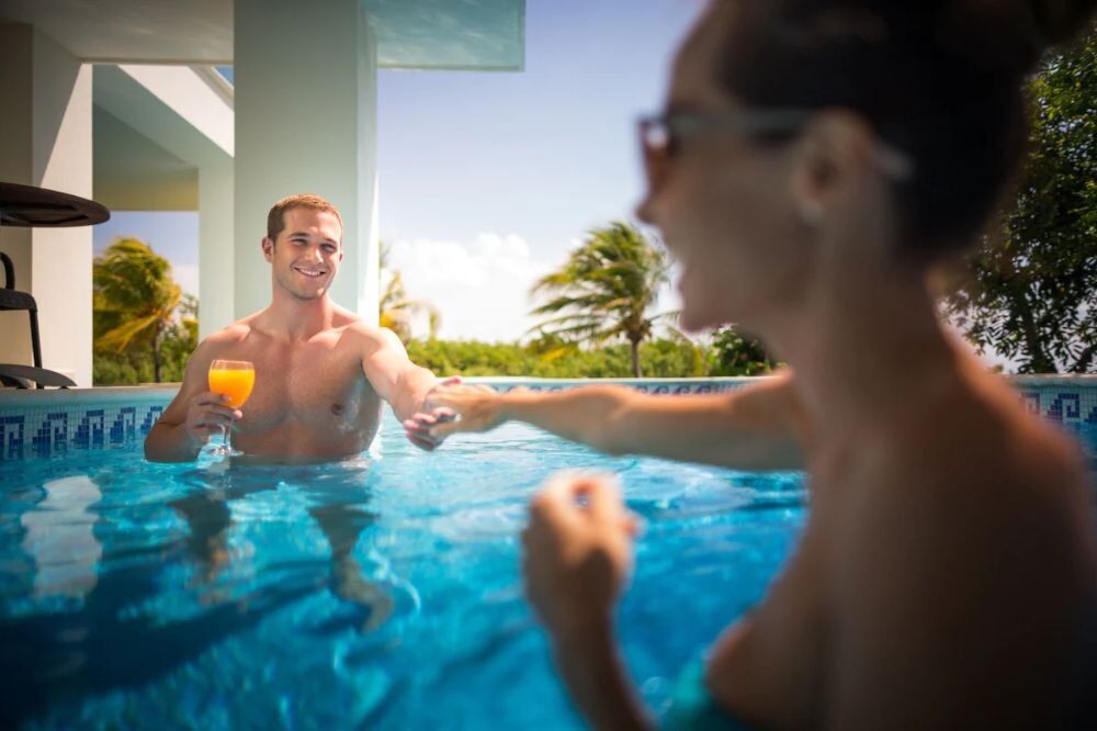 2023 Bluebay Grand Esmeralda 33