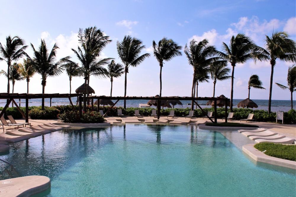 2023 Bluebay Grand Esmeralda 35