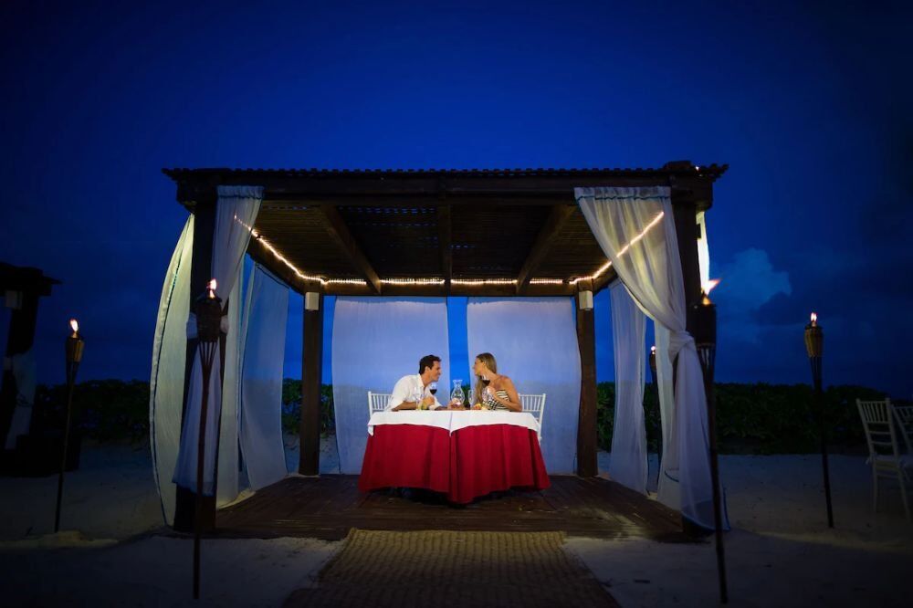 2023 Bluebay Grand Esmeralda 4