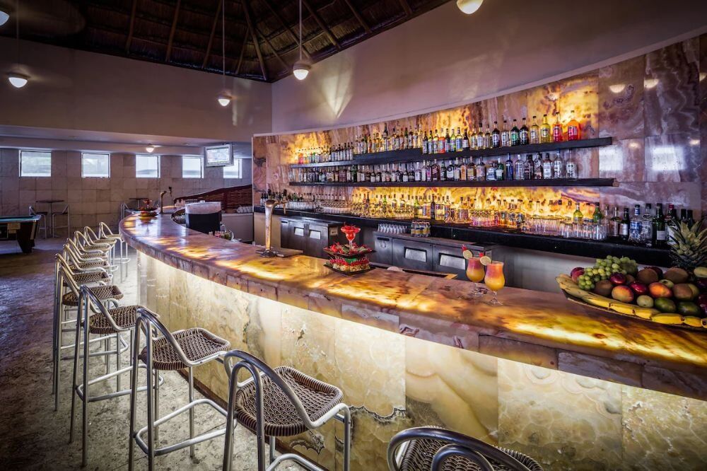 2023 Bluebay Grand Esmeralda 6